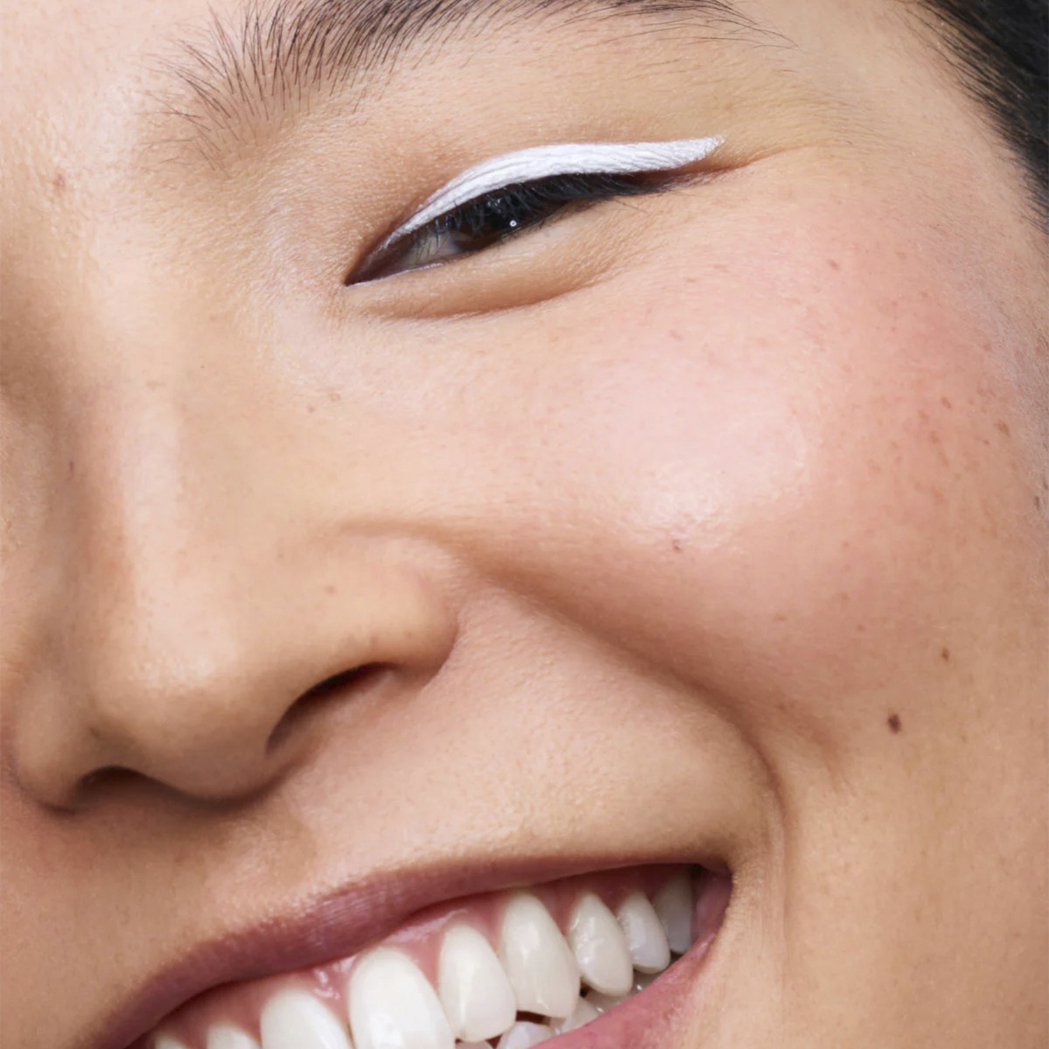 NO. 1 PENCIL PERFECT GLIDE EYELINER