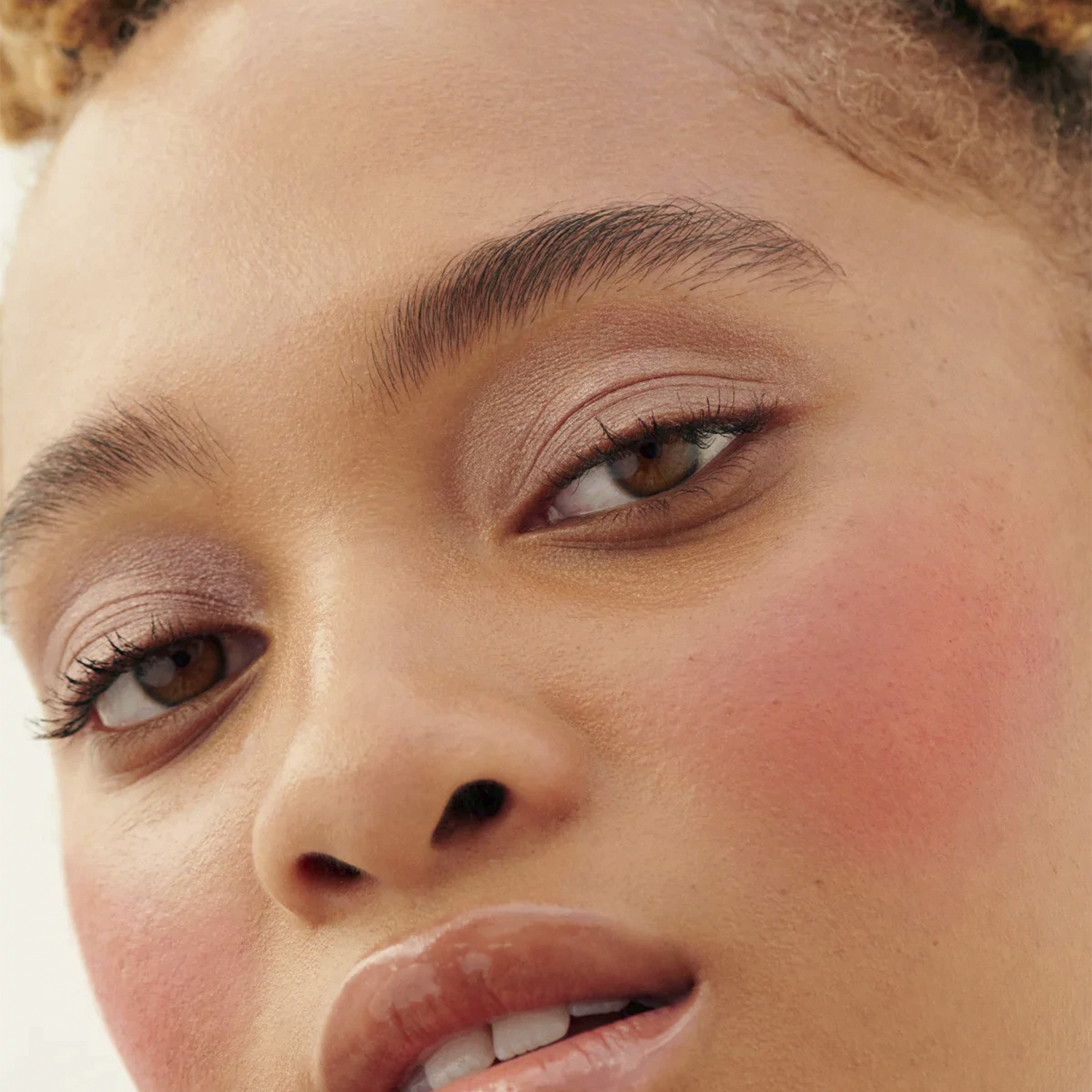 CLOUD PAINT SEAMLESS CHEEK COLOR