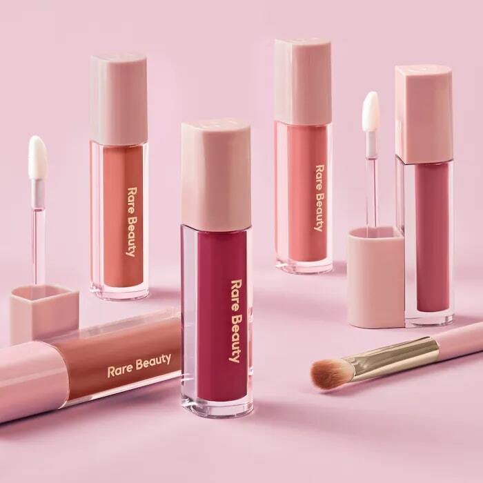 STAY VULNERABLE ALL-OVER EYESHADOW BRUSH