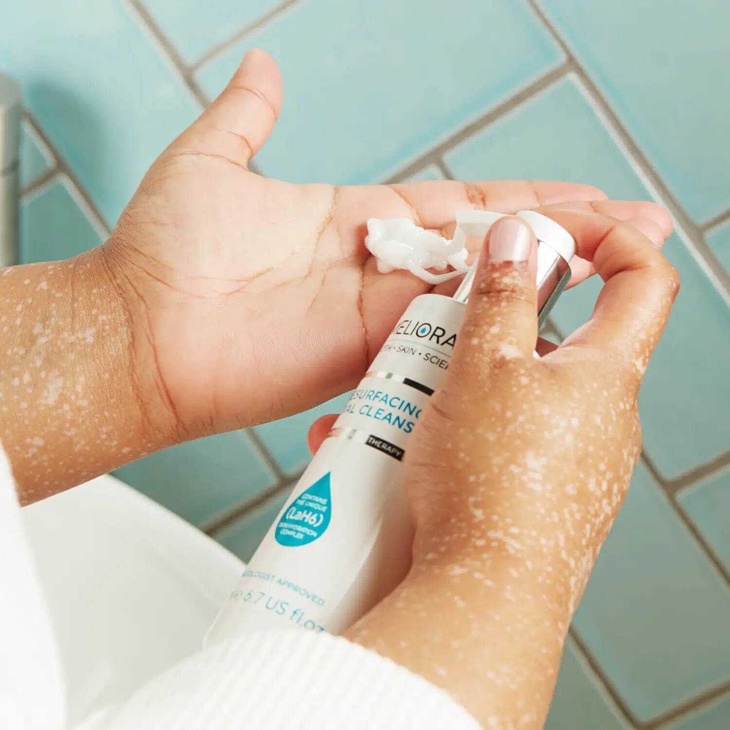 RESURFACING FACIAL CLEANSER