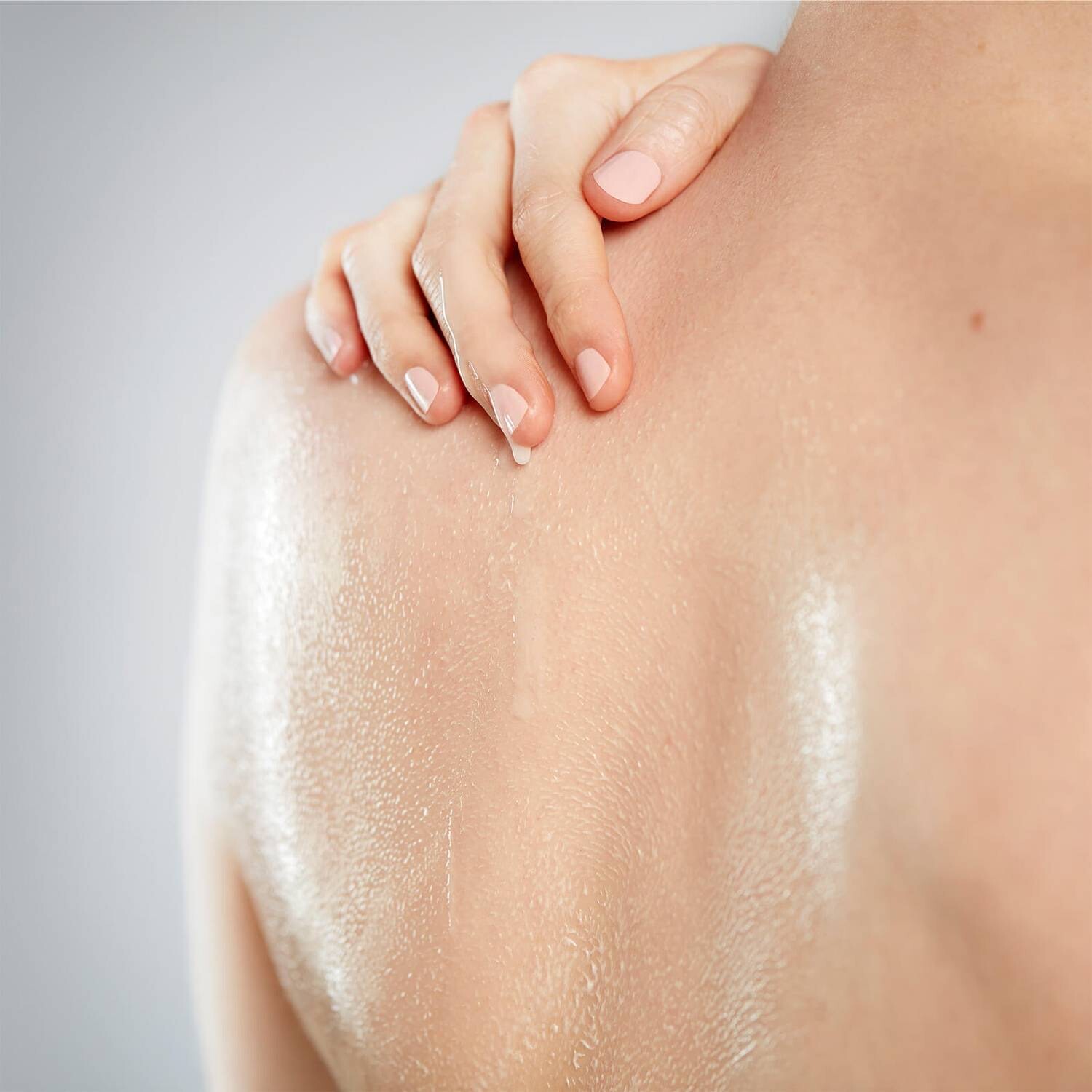 NOURISHING BODY WASH